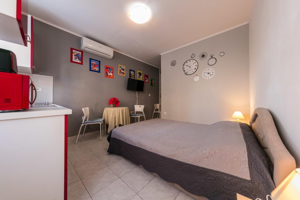 Apartments Kastelani Komiža Екстериор снимка