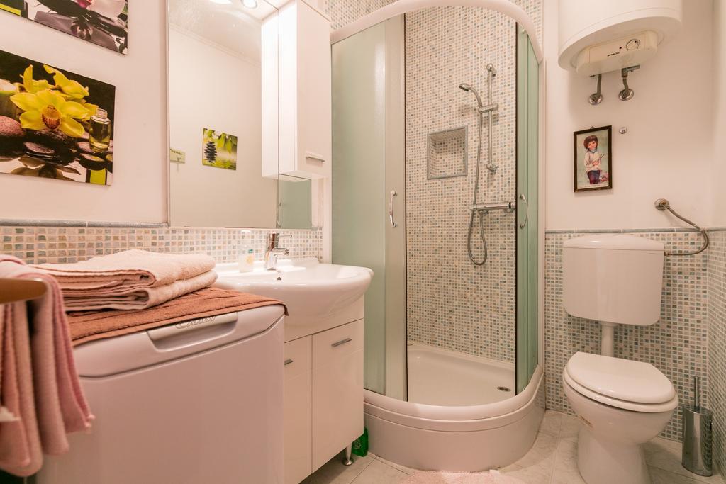 Apartments Kastelani Komiža Екстериор снимка